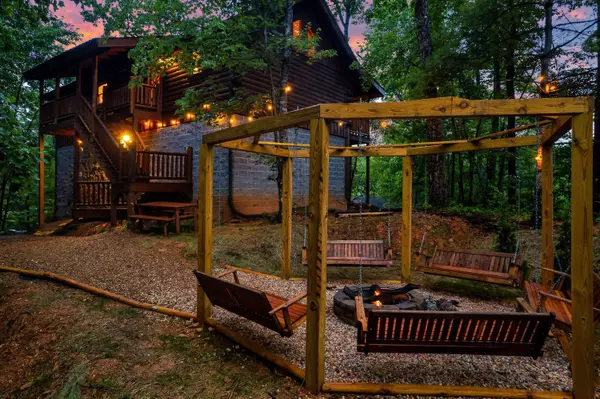 1526 Sky View DR, Sevierville, TN 37876