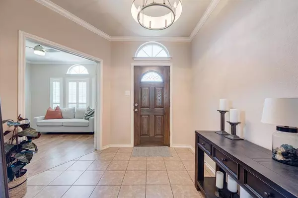 4020 Petersburg Drive, Fort Worth, TX 76244