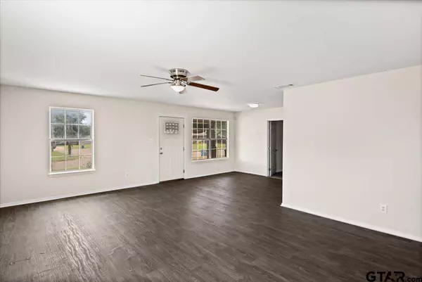 208 Park Lane, Jacksonville, TX 75766