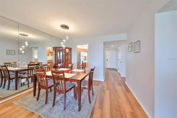 1332 PASADENA AVE S #302, South Pasadena, FL 33707