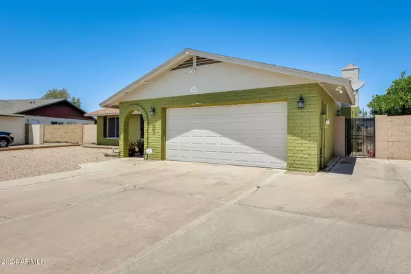 5022 W VOGEL Avenue, Glendale, AZ 85302