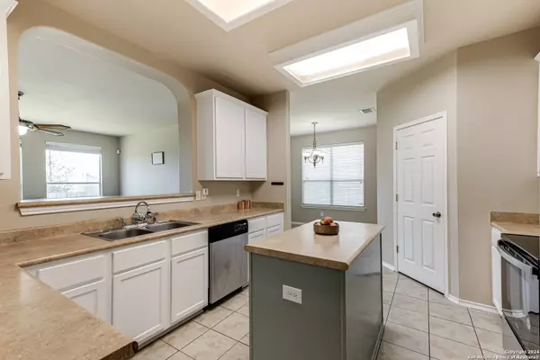 2622 SEAL POINTE, Converse, TX 78109-3702