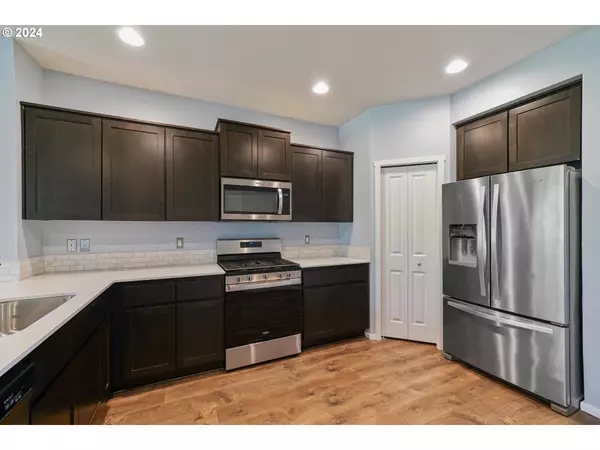 17009 SE CROSSROADS AVE, Happy Valley, OR 97086