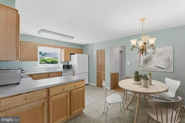 1608 E JEFFERSON CT, Sterling, VA 20164