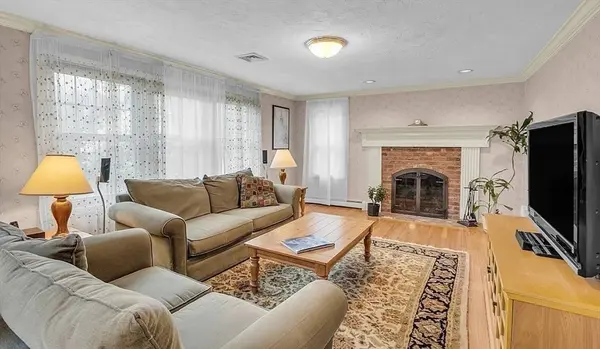 153 Collins Dr, Marlborough, MA 01752