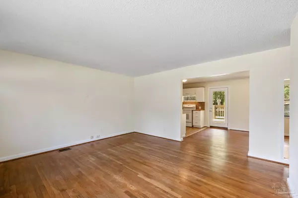 4520 Creighton Rd, Pensacola, FL 32504