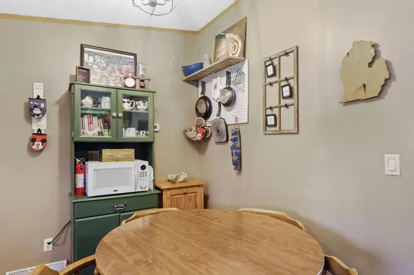 220 Grand Avenue, Manistee, MI 49660