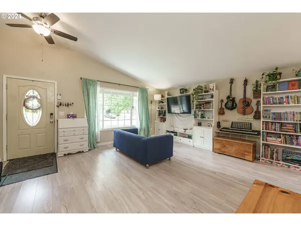 321 NW 23RD CT, Gresham, OR 97030