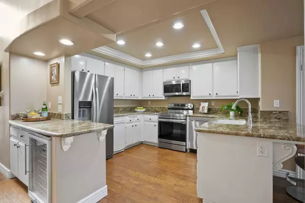 10 Kingston Court, Coronado, CA 92118