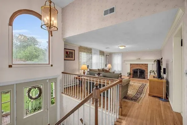 153 Collins Dr, Marlborough, MA 01752