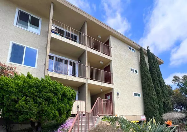 1209 Hueneme St Apt #8, San Diego, CA 92110