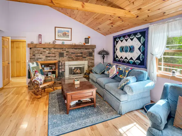 30 Ethan LN, Hubbardton, VT 05733