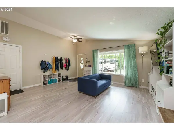 321 NW 23RD CT, Gresham, OR 97030