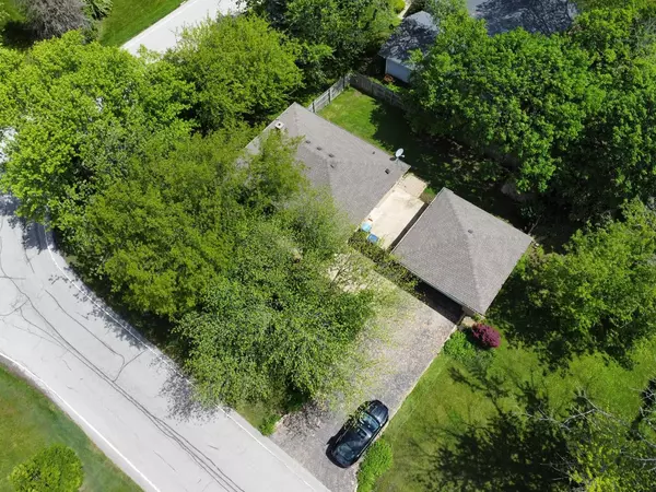 5229 Larkspur LN, Lisle, IL 60532