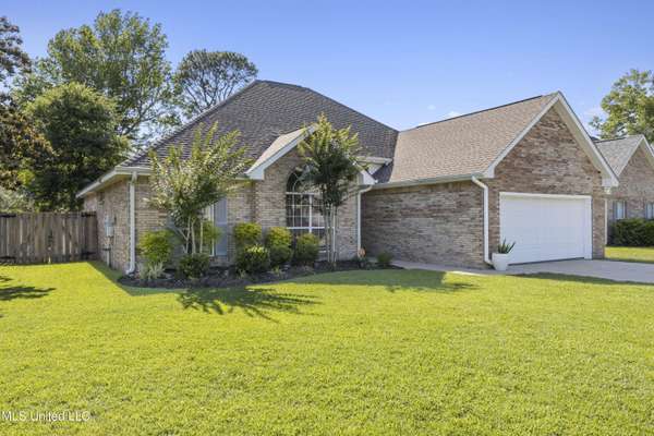 6489 Amherst Drive, Ocean Springs, MS 39564
