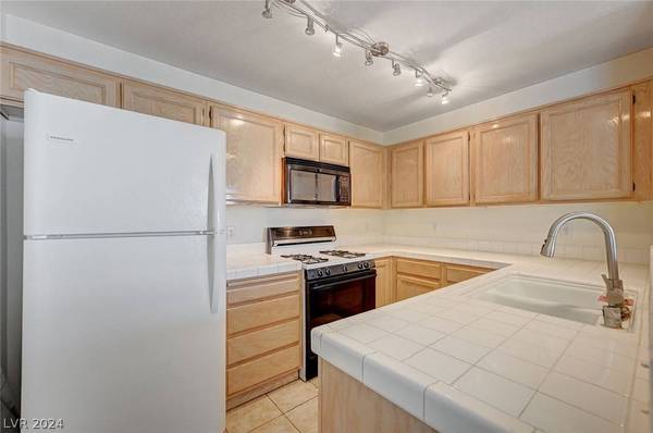 8452 Boseck Drive #217, Las Vegas, NV 89145