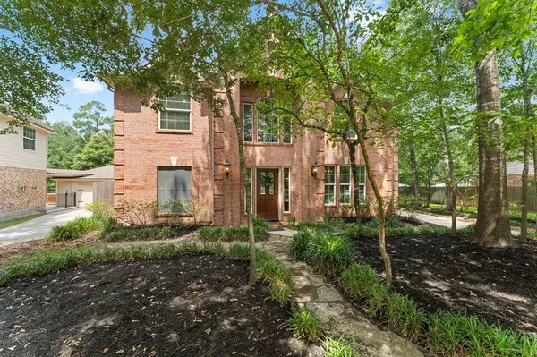 114 W Elm CRES, The Woodlands, TX 77382