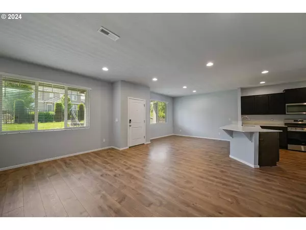 17009 SE CROSSROADS AVE, Happy Valley, OR 97086