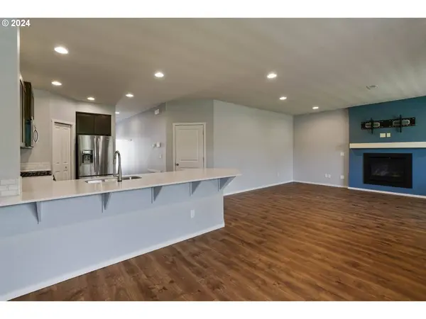 17009 SE CROSSROADS AVE, Happy Valley, OR 97086