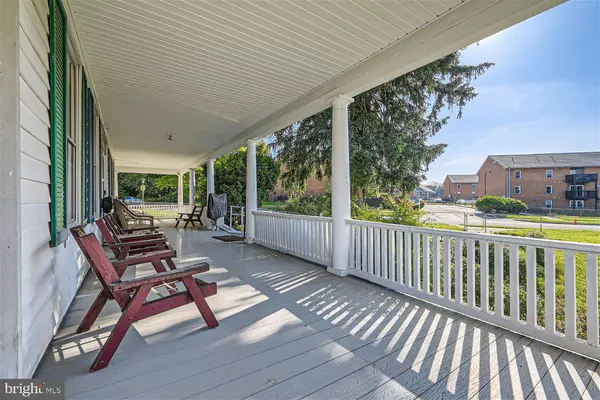 2200 ROSLYN AVE, Baltimore, MD 21216