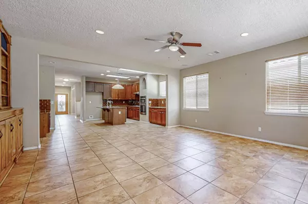 1021 Evening Primrose LN, Bernalillo, NM 87004
