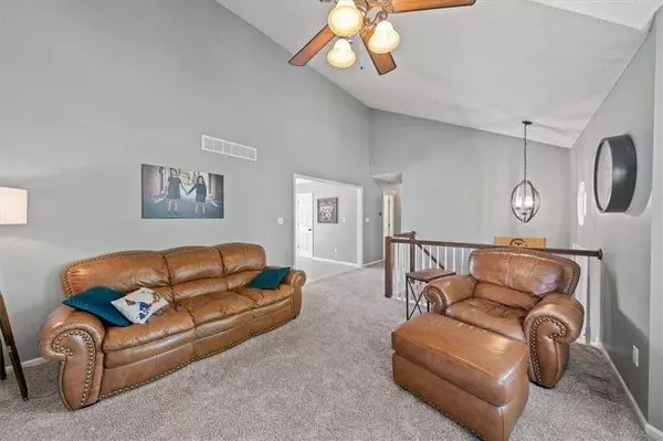 10624 N Holmes ST, Kansas City, MO 64155