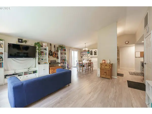 321 NW 23RD CT, Gresham, OR 97030