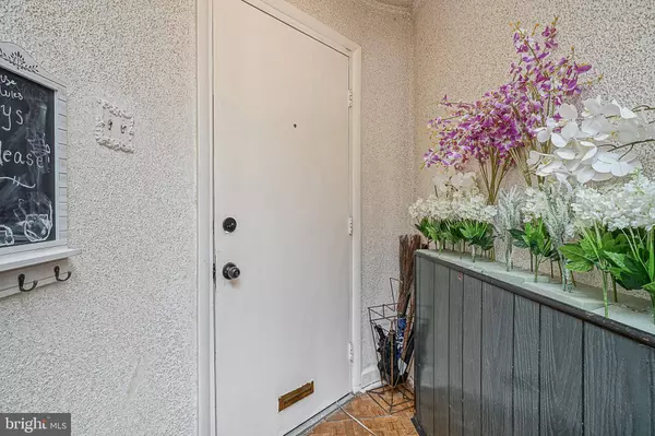 6043 N 12TH ST, Philadelphia, PA 19141