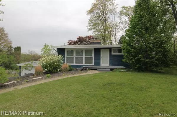 2444 W KIMMEL Road, Jackson, MI 49201