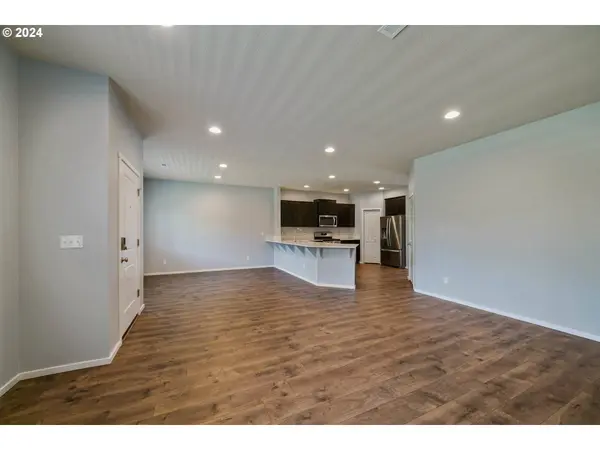 17009 SE CROSSROADS AVE, Happy Valley, OR 97086