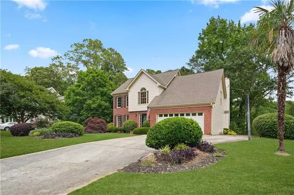 150 Channings Lake DR, Lawrenceville, GA 30043