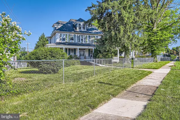 2200 ROSLYN AVE, Baltimore, MD 21216