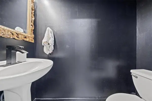 2918 Walnut ST, Kansas City, MO 64108