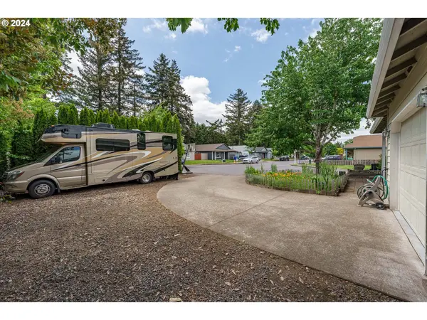 321 NW 23RD CT, Gresham, OR 97030