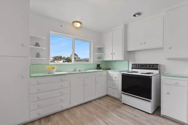 46 - 48 W Acacia ST, Salinas, CA 93901