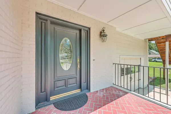 1018 Live Oak Ave, Moncks Corner, SC 29461