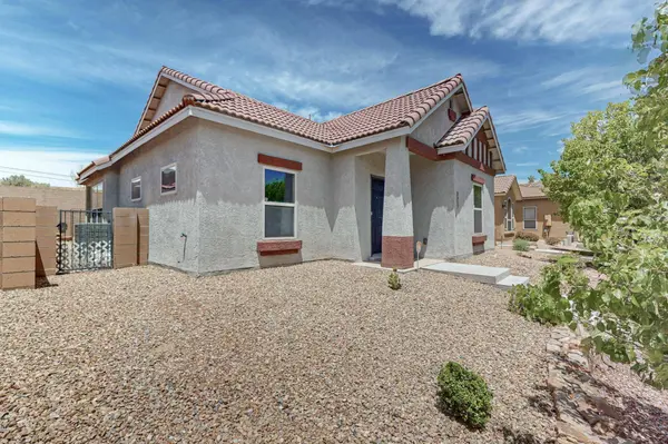 841 Palo Duro DR, Bernalillo, NM 87004