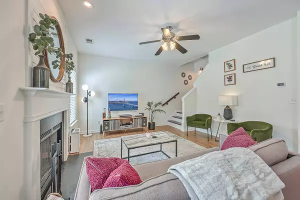 222 Everwood Ct, Moncks Corner, SC 29461