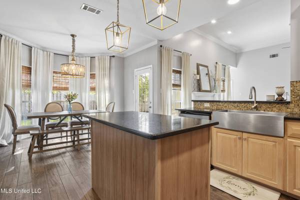 6489 Amherst Drive, Ocean Springs, MS 39564