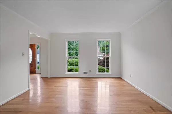 150 Channings Lake DR, Lawrenceville, GA 30043