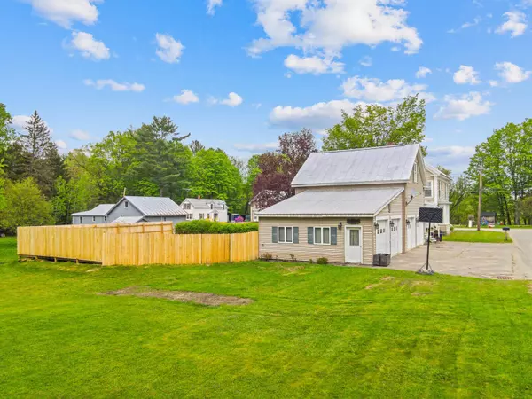 14 Milk ST, Embden, ME 04958