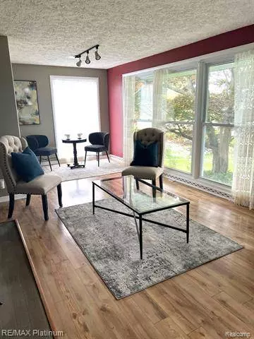 2444 W KIMMEL Road, Jackson, MI 49201