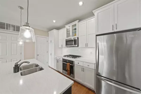 2918 Walnut ST, Kansas City, MO 64108