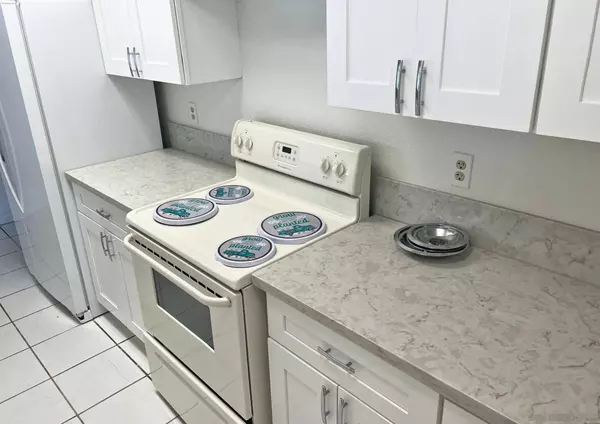 1209 Hueneme St Apt #8, San Diego, CA 92110