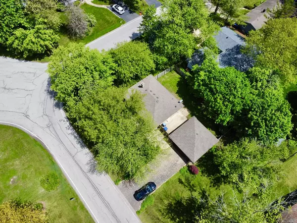 5229 Larkspur LN, Lisle, IL 60532