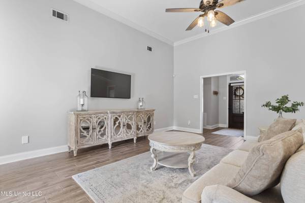 6489 Amherst Drive, Ocean Springs, MS 39564