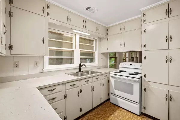 414 Grogan ST, Lavonia, GA 30553