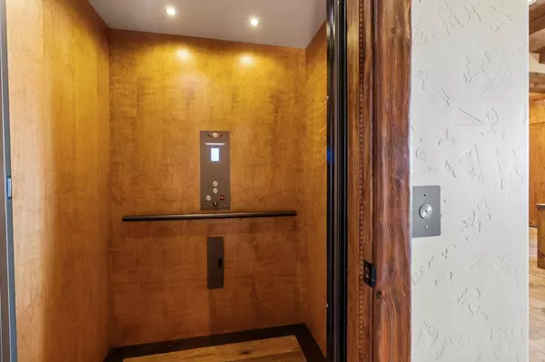 40704 Wild Iris Lane, Shaver Lake, CA 93664