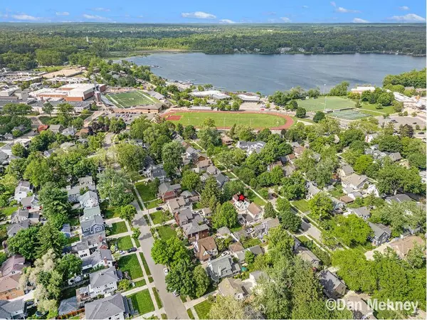 929 Maxwell SE Avenue, Grand Rapids, MI 49506