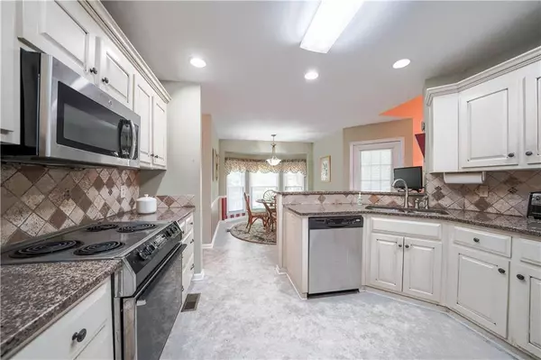 6 Saddlebrook DR, Cartersville, GA 30120